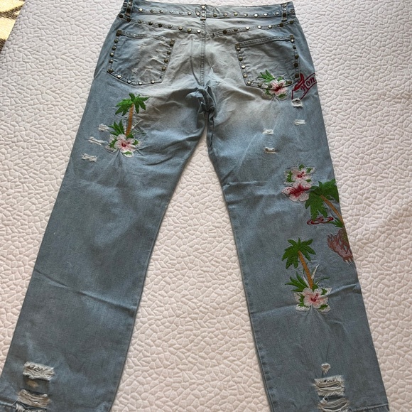 Dolce and Gabbana Embroidered Jeans - Picture 4 of 6